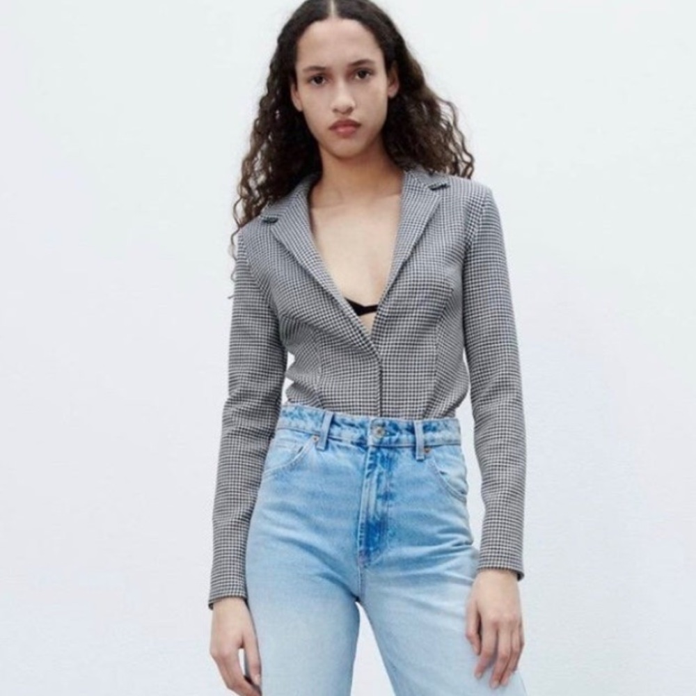 NWT ZARA black and white houndstooth long sleeve padded shoulder bodysuit top